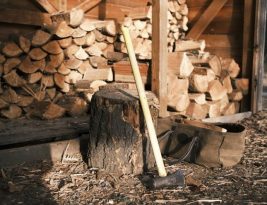 How Do I Deal with Wood Splitting while Carving?